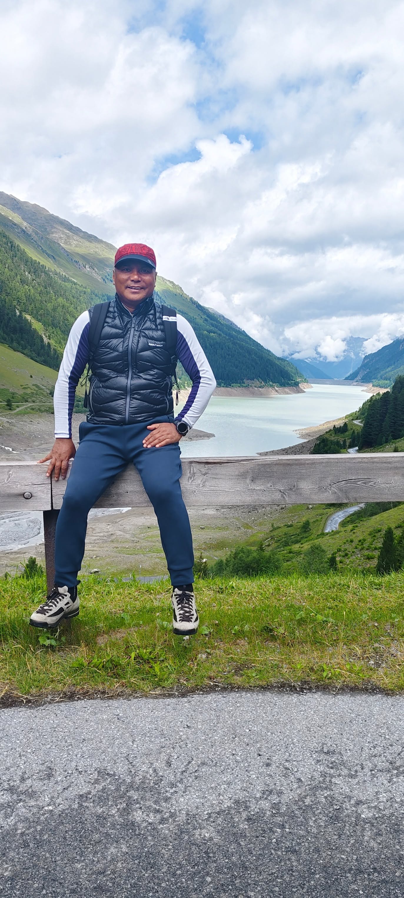 Sanu Kancha Tamang(Trekking Guide)